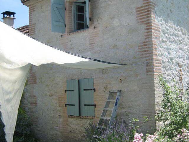 installation with fall for rainwater